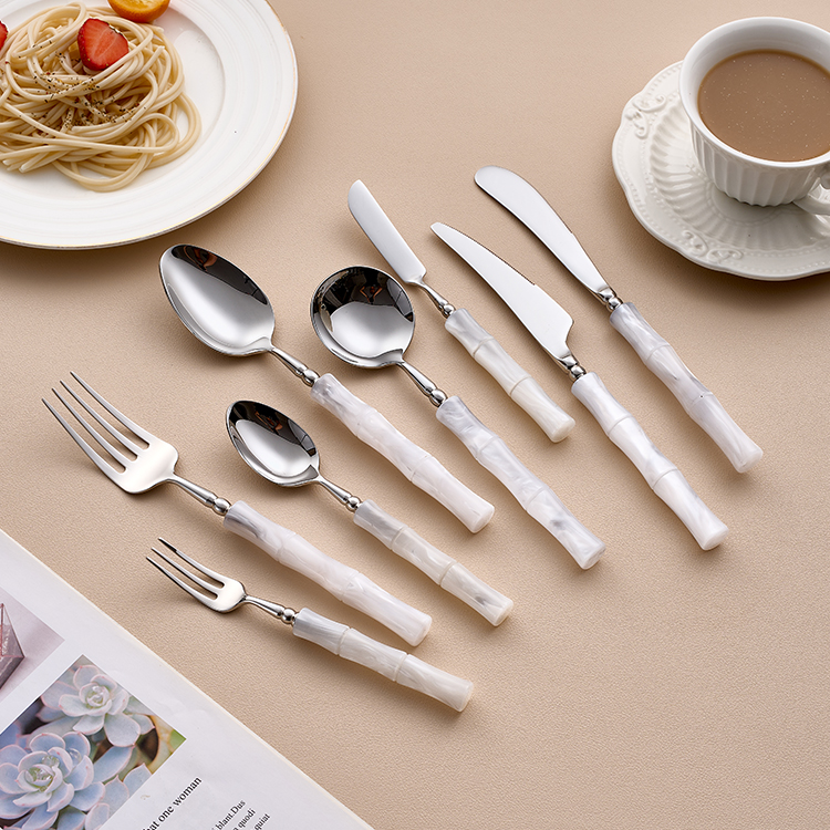 6089 white handle mirror silver cutlery